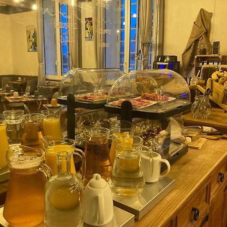 Logis Domaine De Peyrolade Bed & Breakfast Daux Bagian luar foto